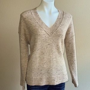Evereve Cream V-Neck Sweater